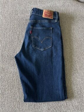 Levi's Women’s Dark Blue Slim Straight Jeans